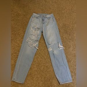 American Eagle Mom Straight Jean